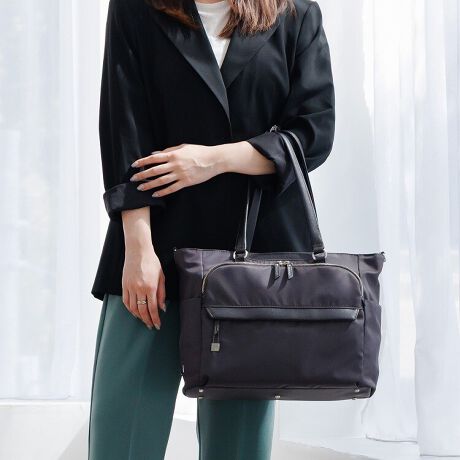 [^:68803]nCNXȍƋ@\ŁAÑrWlXobOuvv@\̍ÂfUC̃g[gobOłBrWlXV[Ɋ􂷂13.3C`m[gPCAA4t@CTCYBOÂǂɂׂȃACe̎[ɕ֗ȃ|Pbg𑽐zuĂ܂B{̑fނɂ͍T߂Ȍ򂪏iȃiCcCAtɂ͌^̃XvbgU[ivj̗pAGKgȃfUCɎdグ܂BPC[X[u13.3C`m[gPC[\BNbVŁASăm[gp\R^ԂƂł܂BPCX[u͉Ȃ̂ŁAו̗ʂACeɂĎ[Xy[X؂邱Ƃł܂BQl[@13.3C`m[gPCFW31~H22~D2.5cm|Pbg̎[ɕ֗ȃ|Pbg𑽐zuB{gz_[܂ݎP𗧂ĂĎ[ł֗ȃ|Pbg2ݒuBɋzngpĂ܂BiĴ݁jo[eNg|Pbgtg㕔ɍRECXERۉHngp|PbgzuB()ij RECXERۉH͐i̓̃ECX̐A@ۏ̍׋ۂ̑B}܂BaC̎Â\hړIƂ̂ł͂܂Btg|Pbg㕔ɂ͎[͂Ղ̑傫߃t@Xi[|PbgAɂׁ͍XACe̎[ɓKt@Xi[|PbgzuB㕔t@Xi[|Pbgɂ̓I[KiCU[|PbgL[Xgbvt܂BTCh|PbgpXP[XX}[gtH̎[ɓKI[v|PbgBwʃ|PbgwʂɃt@Xi[t̃|PbgzuBMdi̊ǗȂǂɂ𗧂܂BZbgAbv@\wʃ|Pbg̏㉺̃t@Xi[J΁AZbgAbvxgƂĂgp\BX[cP[XȂǂ̃vhCunhɌŒł܂BnhؚmۂȂAdו̎₷悤݂𒲐܂Bnh|悤ɐ݌vĂ邽߁AƂ⏰ɒuƂזɂȂ܂BV_[xgtO\ȃV_[xgtŁAV_[obOƂĂgp\Bt@Xi[EJ[01ubNBNFubN09`R[FVo[11ubNLGFS[h----------------------@\ڍ<>E13.3C`PC[X[uEЃ}`t|Pbg~2Et@Xi[|Pbg~2E{gz_[~2<O>Eo[eNg|Pbg~1Etggbvt@Xi[|Pbg~1iЃ}`t|Pbg~2Ayz_[~2AL[Xgbv~1jEt@Xi[|Pbg~1ETCh|Pbg~2Ewʃt@Xi[|Pbg~1iZbgAbv\jEe