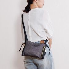 ショルダーバッグ サコッシュ 猫 17831 ace. HAyU