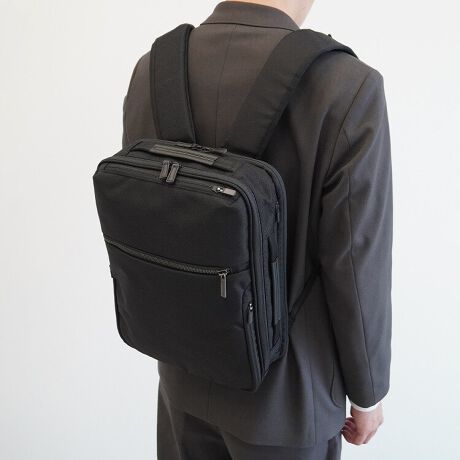 [^:68781]xXgZ[́wKWF^uxV[YATtBA[m̃R[ffނgNEWV[YBiȈۂ^̂{̑fނƁAtg|Pbg̋t@Xi[ŋ@\łȂt@bV߂fUCɎdグĂ܂B 13.3C`m[gPC[\iQl[@ W31~H22~D2.5cmj ו̎d[₷2C^Cv wʏ㔼ɃbVA͖{̐n̗pBCyʋC܂B o[eNg|Pbg|Pbgɂ́ARECXERۉH̐ngpB 2WAYX[|Pbgʃt@Xi[Ɩ{̋C̑o畨̏oꂪ\ȃ|PbgB tg[eBeB|Pbgtɂ悤pCnpKlTOX[\ȃ|PbgB I[KiCU[|PbgG݂[ł|PbgB NCbNEh|Pbgĝ̑Oɉ񂵂Aoꂵ₷t@Xi[|PbgBEɑB Z~I[g}`bNXC_[|Pbgɂ͉ɂŒ肳ꂽ́AZ~I[g}`bNXC_[̗pB `FXgxgtn[lXĝ̑傫߂ȕ⒆w̕ɍ킹A߂̃n[lXBVvȃfUCŎOo`FXgxgtB ZbgAbv@\bNwʂւ̓X[cP[X̃nhɌŒ\ȃZbgAbvxgݒuBoȂǂł֗ɂg܂B