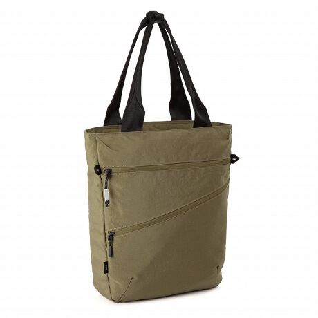 [^:17894]AEghAzN鎩RȃVƃA~̈肪|CǧyʃJWAV[YBx̂ł͂AH{Ă̂ŃAEgAhAɂœKłB_utg|PbgA4t@CTCYΉ̏c^g[gobOB{̑fނɃbV[H{ƂŁA悢RV^AobÕVGbgꂢɕۂ܂Btg̃iit@Xi[|PbgAfUC̃ANZgɂȂĂ܂BPCΉ13.3C`m[gPC[\iQl[@FW31~H22~D2.5cmjA4t@CTCYΉA4t@CTCY[\BiQl[@FW31.3~H23.2cmjZbgAbv\X[cP[XȂǂ̃vhCunhɌŒ肵AsɃobÔӂh@\A~AEghÃp[c璅z𓾂AyʂȃIWiA~BI[KiCU[|Pbg@G݂[ł|PbgB