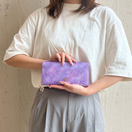 [^ԁF317983]ANNA SUI̒ԃV[Y g[Yn[ghBKNƃn[g|킹IWiG{XɁA_炩ȐF̃vggݍ킹炵GiV[YBǂ̃J[AnF̐Fd˂邱ƂŉŝƓ̐FɎdオĂ܂B`[ƂĂꂽo^tC|CgBGiȂ̂ŏ≘ꂪtɂgBpXP[X璷z܂Ō^WJLxȂ̂ŁAɍ^ЂTByi@z F^FREE : c:10C :20C :2.5yfށzvy[J[TCY@()zF^FREE : 悱:20cm