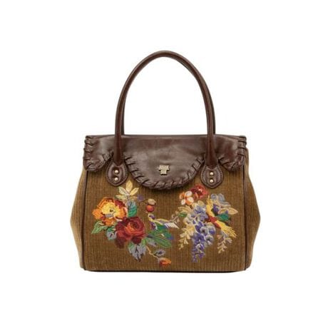 [^ԁF318031]@ׂȎhJŕ\ꂽAԁX̊ԂRɔь̎pۓIȁu}f[vV[ỸnhobÓA2025NH~RNṼEFCbNCXpCAꂽvg̃fUC𒊏oAhJfUCɗƂ݂܂B݂̂R[fCfނƃBe[W̍vƂ̐▭ȃRrl[VŎdグA܂ɏH~t@bV̎ɂȂ鑶݊Q̃ACełBNVJȃfUCDȕɂ߂̏iłB[hY킹AOɂ͂ƎoX}[gtHpXP[XȂǂ|PbgzuȂǁAڂ̔Ǝp˔Ă܂BɁAՂƂ}`Ŏ[͂AוȂ肪Ȓʋ΁EʊwAVbsO◷sAG߂̃CxgȂǂ̂o܂ŁALV[ɑΉł閜\́B}`ɂ̓zbNĂAD݂ɍ킹ĕό`\łBtF~jƃmX^WbNȕ͋C˔fUĆAVvȃR[fBl[gɉ؂YAȂɐ[݂^Ă邽߁AH~̃[h[uɂЉiłBEA4Ήi22~31cm)F~Ezi10~20cmjFZEybg{gi500mljFZEybg{gci500mljF~y[J[TCY@()zFREE : d:420gC :22cmC :26-30cmC }`:14cmC 荂:12cm