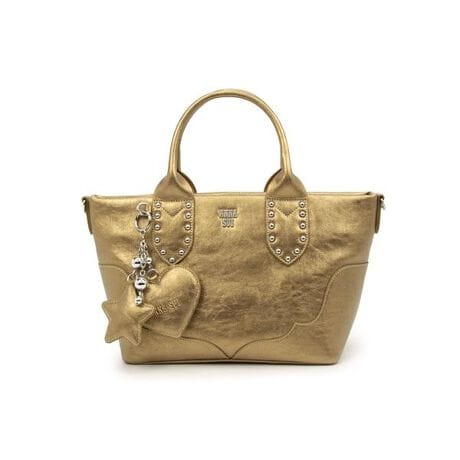 [^ԁF318180]ق̂ɋP^bNȎƃN[ŃV[vȈۂ˔u~iXvV[YBMȂiȃVCj[J[́A؂₩Ǝg₷̃oX▭ŁAǂȃR[fBl[gɂRƂȂ݁AX^CÕANZgƂĊ􂵂܂BX^bŶ悤ɕ񂾃hbgfUCۓIȃ{fBɂ́Aƃn[gA^{[gݍ킹݊`[tAobOтɗh邫߂C߂Ă܂B|PbgdlŁAX}zpXP[XȂǂ̏oX[YBfC[[X͂Ap[eB[CxgAƂoɂ҂łBɁAOV_[XgbvtĂAnhobOɂV_[obOɂȂ2WAYdlŃV[I΂Bu~iXv́A肰ȂƗVѐSZāAȂ炵X^CۗẴobOłBEA4Ήi22~31cm)F~Ezi10~20cmjFZEybg{gi500mljFZEybg{gci500mljF~y[J[TCY@()zFREE : d:580gC :19.5cmC :25-34cmC }`:12.5cmC 荂:11cmC V_[Xgbv̒:97-116cm