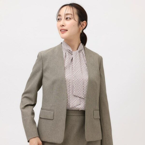 新品　アンタイトル　ツイード　ノーカラー　ジャケット　コサージュ　セレモニー セール】 【セレモニースーツ】ラメツイード ノーカラー