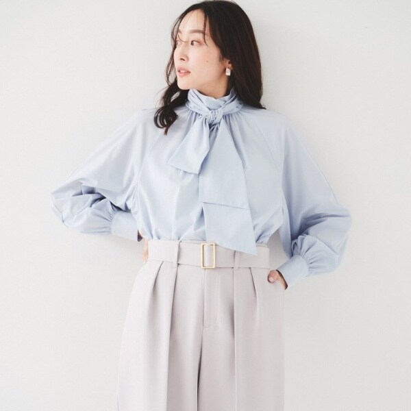 通勤】ボウタイ付スタンドネック ボリュームブラウス | アンタイトル