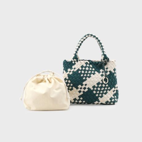 [^ԁF15302042]yfUCzoCJ[̃bV~jg[gobOB\tgŐLk̂iCfނȃJ[~bNXŕ҂ݏグĂ܂BCȂP̃L[O|CgɁBԂȃTCYŃX^COɎ₷AV[YXŎgĂ܂BВdl̃Ci[obOtłByfށziC |E^ RbgyR[fBl[gzJWAƏi킹obO̓fC[ɂg܂BydlzE|PbgȂƖ̊֌WɂAۂFČꍇ܂B܂Ap\REX}[gtHȂǂ̊ɂA኱iƉ摜̃J[قȂꍇ܂Bd:395g(TvTCY)