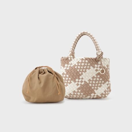 [^ԁF15302042]yfUCzoCJ[̃bV~jg[gobOB\tgŐLk̂iCfނȃJ[~bNXŕ҂ݏグĂ܂BCȂP̃L[O|CgɁBԂȃTCYŃX^COɎ₷AV[YXŎgĂ܂BВdl̃Ci[obOtłByfށziC |E^ RbgyR[fBl[gzJWAƏi킹obO̓fC[ɂg܂BydlzE|PbgȂƖ̊֌WɂAۂFČꍇ܂B܂Ap\REX}[gtHȂǂ̊ɂA኱iƉ摜̃J[قȂꍇ܂Bd:395g(TvTCY)