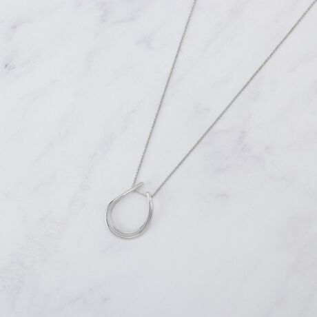 [^ԁF15302140]yfUCz_炩ȋȐŕ\ꂽgbvBgbv͑傫߃TCYȂAy₩ȈۂłBR[fBl[g̃ANZgƂċŉflbNXłByfށz^イyX^COzVvȃgbvX⃏s[XɁBOJ[fpcȂǂ̏cVGbgɍ킹ĂoXƂ₷XXłBƖ̊֌WɂAۂFČꍇ܂B܂Ap\REX}[gtHȂǂ̊ɂA኱iƉ摜̃J[قȂꍇ܂B