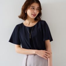 アンタイトル(UNTITLED)の【通勤／二の腕カバー】フロントタックブラウス