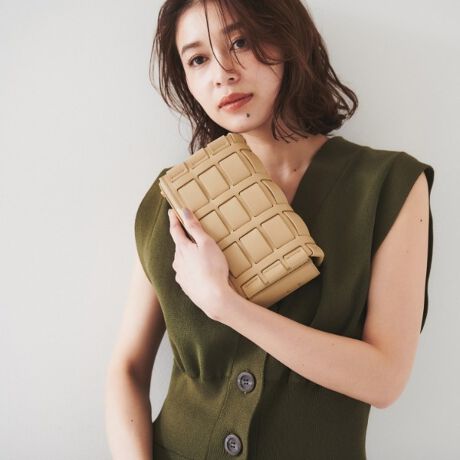 [^ԁF15302052]yfUCzv̍݃bVgpȃ~jV_[By₩ȃbV̕\ʊ́AJWAȃX^Cɂ҂łBɂ̓t@Xi[t̃|PbgA[ł̂ŁAg悢łBNAȈۂ̃ItzCgi003J[jƁAȂꂽۂ^x[Wi052j2FWJłByfށzvyR[fBl[gzfjȂǁAJWAȃX^CO߁BtF~jȃX^C̊OɂBydlzE|PbgF~2Ɩ̊֌WɂAۂFČꍇ܂B܂Ap\REX}[gtHȂǂ̊ɂA኱iƉ摜̃J[قȂꍇ܂Bd:335g(TvTCY)