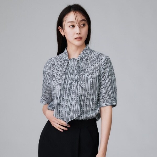 響さん専用新品４L 18,150円 untitled ブラウス 白 ビジュー UNTITLED OFFICIAL SITE｜アンタイトル オフィシャルサイト