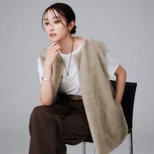 アンタイトル(UNTITLED)の【トレンドジレ】フェイクファーベスト