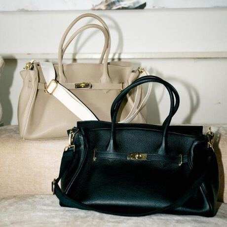 [^ԁF15301054]yfUCzC^AuhMILOS̕ʒU[g[gBvґɎgpAA4TCY[\ȃg[gobOłBʋ΂ɂg₷TCYƃb`ȋ̃fUĆAl̒ʋ΃X^Cɂsb^łBV͈S̃t@Xi[tBUNTITLED̕ʒ̃e[vV_[ŔvXByR[fBl[gzʋ΃X^CɂXXłBydlzE|PbgF~4EA4TCY[Ɩ̊֌WɂAۂFČꍇ܂B܂Ap\REX}[gtHȂǂ̊ɂA኱iƉ摜̃J[قȂꍇ܂Bd:1135g(TvTCY)