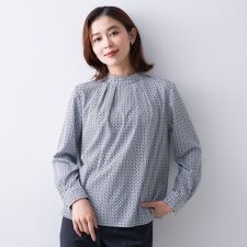 アンタイトル(UNTITLED)のジオメトリック ハイネックブラウス