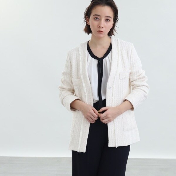 土日限定セール！【美品】INDIVI ノーカラー ツイード ジャケット ホワイト トレンド】ツィードノーカラージャケット | インディヴィ(INDIVI