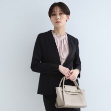 インディヴィ(INDIVI)の【定番スーツ洗えるUVケア】ストレッチノーカラージャケット