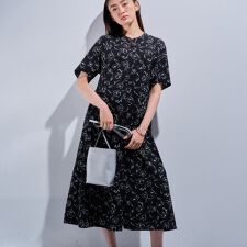 【洗える／UVケア／羽織り可能】フラワー柄前あきワンピース