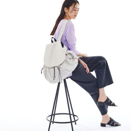 [^ԁF12701131]yfUC|Cgzyʑfނɂ킽AӂƂVGbg̃bNłBTCh|PbgAtgɑ傫ȃ|Pbg{Ă܂BՂƓ[͂Ń}U[obOƂĂ߂łByX^CO|CgzfC[g}}IV[A}U[obOƂĂ߂łBydlzE|PbgFO~3 ~1EA4TCY[Ɩ̊֌WɂAۂFČꍇ܂B܂Ap\REX}[gtHȂǂ̊ɂA኱iƉ摜̃J[قȂꍇ܂Bd:370g(TvTCY)