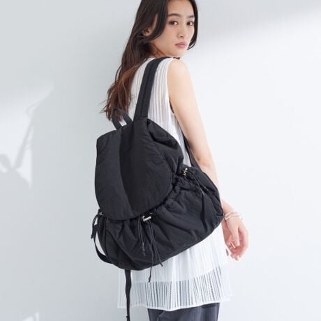 [^ԁF12701131]yfUC|Cgzyʑfނɂ킽AӂƂVGbg̃bNłBTCh|PbgAtgɑ傫ȃ|Pbg{Ă܂BՂƓ[͂Ń}U[obOƂĂ߂łByX^CO|CgzfC[g}}IV[A}U[obOƂĂ߂łBydlzE|PbgFO~3 ~1EA4TCY[Ɩ̊֌WɂAۂFČꍇ܂B܂Ap\REX}[gtHȂǂ̊ɂA኱iƉ摜̃J[قȂꍇ܂Bd:370g(TvTCY)