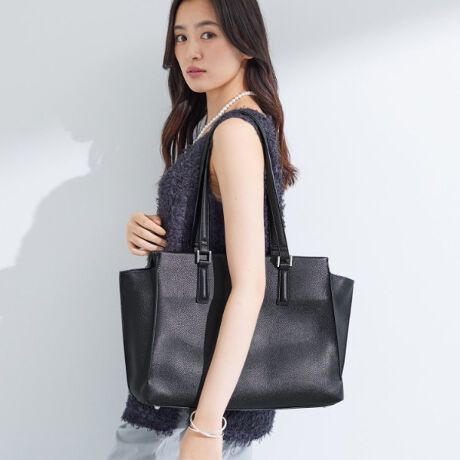 [^ԁF12704100]yfUC|CgzȑO܂ł̃VSfLobOyʂɃAbvf[gI`ƂAXNGAVGbgV[vɏC܂B肵Ƃŏo₷A^ɂdlƂȂĂ܂B[́AV[Xɍו܂ōSJꂽudΉvobOB@\IɎgāAƊȂAfC[głȂVvAڂɔ[͂|CgBxgƎȂȂw͂炫̃obOxłByʍgpA\tgȎgSnƌyɂSĂ܂Bgz\p^[Łu䂢ƂɎ肪͂v悤ȃobOɎdグ܂ByX^CO|Cgz1D2d\ŁA}Olbg̉Ƀt@Xi[dނƂŃt@Xi[JĂԂłgɂȂĂ܂B2DPCNbV|PbgAA_v^[Ȃǂ̎Ӌ@킪|PbgAy[łz_[Ă܂B{gz_[́AXibvŕ̒\B܂肽ݎPȂǂĂĎ[\łB3D݂̂̂ł[ł闧̎d؂|PbgAL[Ȃǂ̏[łt@Xi[|PbgĂ܂B4D\̔wʑɂA4ނI[v|PbgAX}[gtH܂Xbg|PbgĂ܂B5Dɂ͎p̕etĂAnʂ{̂܂B6DV_[ɂ͔̑cŃNbVAւ̕Sy܂BuɎRƃnh|dlŁAԌőɊpł܂BydlzE|PbgFO~2 ~6EA4TCY[Ɩ̊֌WɂAۂFČꍇ܂B܂Ap\REX}[gtHȂǂ̊ɂA኱iƉ摜̃J[قȂꍇ܂Bd:795g(TvTCY)