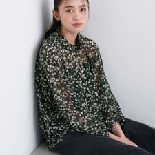 インディヴィ(INDIVI)の【秋映え柄セットアップ可能】フラワーシフォンブラウス