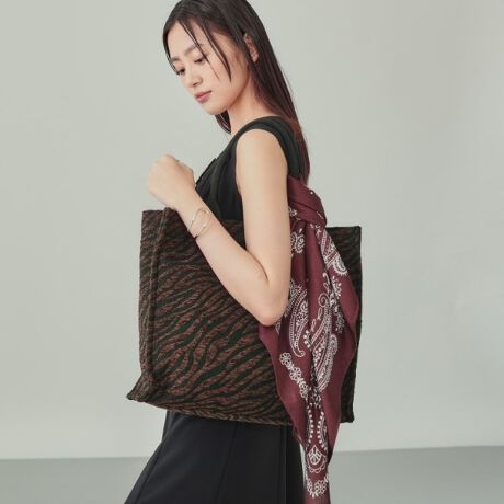 [^ԁF12704105]yfUC|CgzIׂ长oG[Vɕx񂾃VvȃXNGA^g[gobOłBԂ̃Aj}~bNXcC[hfނ܂ŁAD݂X^Cɍ킹ĂIт܂B}`̂eʃ^CvłByX^CO|CgzH~̓邱Ƃ̂ł长ƃJ[oG[VŁAẴX^C1邾łC`FWł܂BVvȌ`Ŕėp̍ACełBydlzE|PbgF~1EA4TCY[Ɩ̊֌WɂAۂFČꍇ܂B܂Ap\REX}[gtHȂǂ̊ɂA኱iƉ摜̃J[قȂꍇ܂Bd:475g(TvTCY)