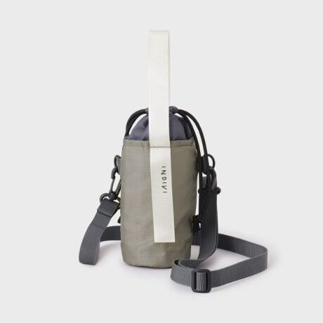 [^ԁF12701547]yfUC|CgzO\ȃV_[t̃{gz_[łBۗ@\Ă܂B500mlybg{gۂƓ܂B^u[x̕ɗ]TĂ܂BV_[͒̒߂\łByX^CO|CgzW[V[ҏ̃V[Yɂ􂵂܂BobOC̍ۂɃV_[OĂAnhfUCe[vĂ̂ŁAo₿Ƃ^тɂ֗łBƖ̊֌WɂAۂFČꍇ܂B܂Ap\REX}[gtHȂǂ̊ɂA኱iƉ摜̃J[قȂꍇ܂B