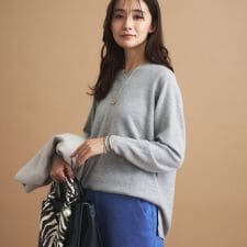 【洗える／チュニック丈／カシミヤ混】スリットデザインVネックニット