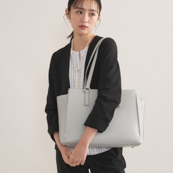 【未使用品】INDIVI　収納力◎／A4サイズ対応／シゴデキバッグ 収納力◎／A4サイズ対応】シゴデキバッグ | インディヴィ(INDIVI