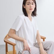 【洗える／UVケア】幾何学柄＆無地 タックVネック 半袖ブラウス