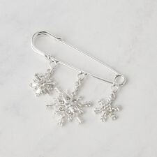 【華やか】ホース＆雪の結晶モチーフピンブローチ