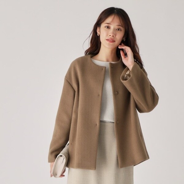 新品 クードシャンス ノーカラー上品コート ブラウン 日本製　茶系 日本製】ノーカラーコート | クード シャンス(COUP DE CHANCE
