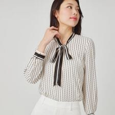 【手洗い可／日本製】チェーン柄ブラウス