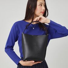 2WAYパンチングトート／バケツ型／ミニポーチ付き／軽量