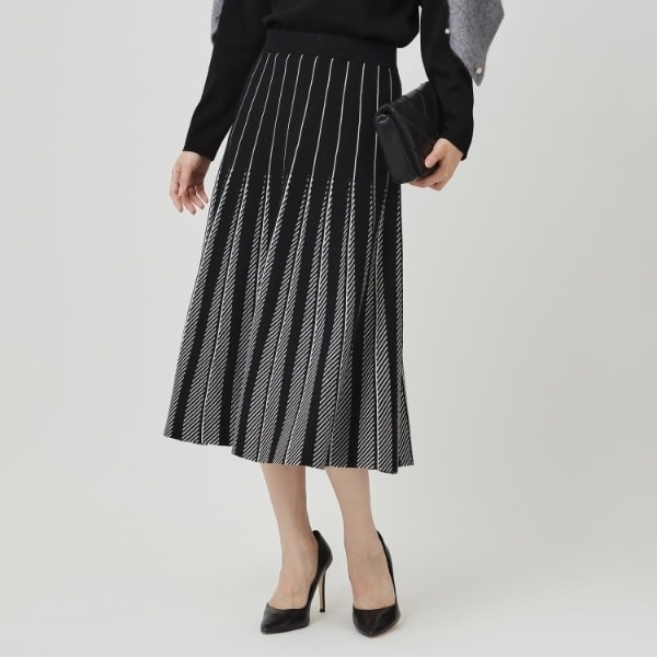 手洗い可／セットアップ可】フェザーモールのニットスカート | クード