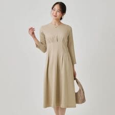 【手洗い可／日本製】タックデザインワンピース