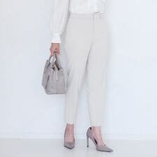 【手洗い可／日本製／伸縮性／スーツ可】センタープレス入りテーパードパンツ