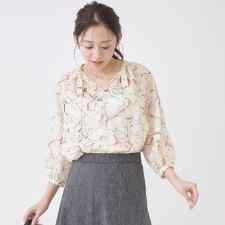 【手洗い可】シアーローン花柄ブラウス