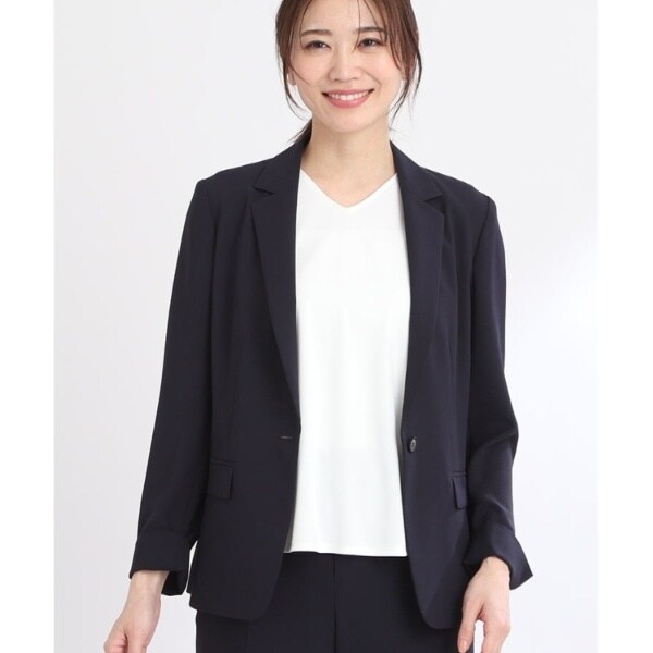 anysis 黒スーツ R eflect 白半袖カットソー anysis 黒スーツ R eflect 白半袖カットソー