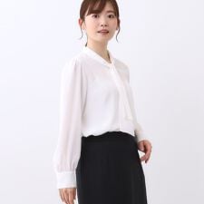 【きちんと見え／通勤／セレモニーにおすすめ◎】ドット柄ボウタイブラウス