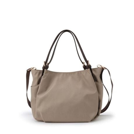 [^ԁF10104912]yfUCzD]3WAYobOIubNEx[W̃x[VbNJ[ɏHf郍[YsNčēołByĎ₷AǂȃV[ɂ}b`钚xǂ傫̃fUCobOBV_[R͒̒łA΂ߊ|⌨|\łBobOCobO̓|[`ƂĂAV_[t2ڂ̃TuobOƂĂgp\łByfށz悢芴̂iCfނłB򊴂AlۂdオłBydlzE|PbgF~6 O~3Ɩ̊֌WɂAۂFČꍇ܂B܂Ap\REX}[gtHȂǂ̊ɂA኱iƉ摜̃J[قȂꍇ܂Bd:540g(TvTCY)