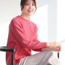 【腰周りカバー／長め丈】モックネックニットプルオーバー