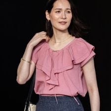 【通気性あり／涼しい／マシンウォッシャブル】フリルディテールブラウス