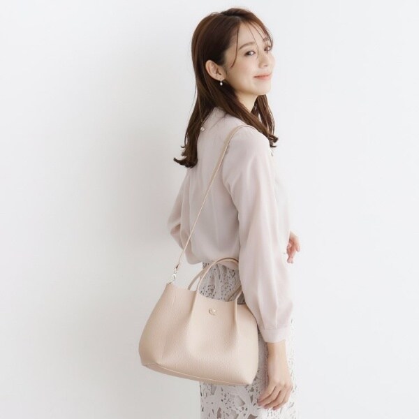 2WAY】フラワーパーツ合皮ミドルトートバッグ | インデックス(index