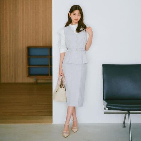 [^ԁFC5872009]ZbgAbvp\IcB[hꂽbv^CgXJ[gyfUCzEcB[hfނAiŐꂽۂ^郉bv^CgXJ[gBEƂVGbgCo܂BE傫߂̃{^fBe[ANZgƂȂAX^COɃANZgĂ܂BEfނ̃WiC58|42008jƂ̃ZbgAbvŁAItBXV[rWlXJWAɂœKȃX^COy߂܂BEVvȃgbvXuEXƑgݍ킹邱ƂŁArWlXV[tH[}ȃV[ł􂵂܂BEJWA_ETVcfjƍ킹邱ƂŁAfC[R[fɂpł܂ByfށzEcB[h́Ay₩ƒʋC˔AKȒSn񋟂܂BEƂnȂAJWA߂iȈۂɁBEntŁAƂG肪KȒpBSzȂSłBE}VEHbVuΉȂ̂ŁAŊȒPɂꂵĂAgɂœKBydlzE|PbgF~2EEGXgSEet@Xi[En聦Ɩ̊֌WɂAۂFČꍇ܂B܂Ap\REX}[gtHȂǂ̊ɂA኱iƉ摜̃J[قȂꍇ܂B