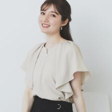 《7色展開S-LLサイズ》フリルタックスリーブキーネックブラウス【吸水速乾洗濯機可イージーアイロン抗ピル
