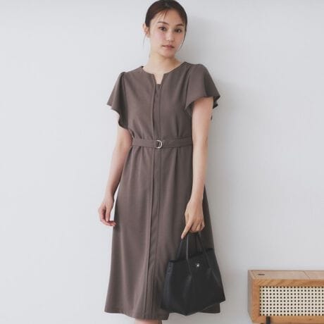 [^ԁFC5853003]QcCW[Wz匩̃ts[XyfUCzE_ȃtX[uŁA؂₩ƐfUCBEtX[u͓̘rƃJo[Ă钷܂BEñxgŃEGXg}[NĂƃtBbĝEGXgŁAX^CAbvʂoBEXgƂAC̃VGbgȂ̂ŁAxgȂŒpĂOKIEtgIC̐ؑւcʂłƌĂ܂BEVbNȃJ[WJŁArWlXJWA܂Ńx[VbNV[Ŋ􂵂܂ByfށzEQcCW[WgpA炩ȃ}ChƂȂ₩ȓ삪BEJWAȂiȌ򂪂Aꂽۂ^܂BE@ŎyɈAgœKȈꒅłBydlzE|PbgȂEnȂ̏i͂ⓧ邽߁ACi[̒p߂܂BƖ̊֌WɂAۂFČꍇ܂B܂Ap\REX}[gtHȂǂ̊ɂA኱iƉ摜̃J[قȂꍇ܂B