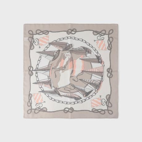 [^ԁFC5944010]bgvgꂽy₩ȃVtHfނ́AC^ÃXJ[tyfUCzE悤ȃVtHfނŎdĂ唻XJ[t́ADȃbgڂ|CgBEC^ȀîdオŁAVvȃX^Cɉ؂₩vX܂BEy₩ŏ_炩ȃVtH́Ay₩ɕオh[vAG߂킸g₷fށBƂG肪SnǂA邾Őꂽۂ^܂ByȂ|CgzobOɊAVc⃏s[X̃ANZgƂĎ񌳂ɊAwAX^CɃAWĂfGBx[VbNȃX^CɁAȂꊴoAiȃJWAւƓ܂BƖ̊֌WɂAۂFČꍇ܂B܂Ap\REX}[gtHȂǂ̊ɂA኱iƉ摜̃J[قȂꍇ܂B