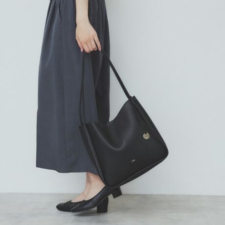 [^ԁFC5914004]VvȃfUČyʍobOɁAO\ȃRC`[tg[gobOʋ΂͂Aigɂ֗Ȍy₩ȍobOyfUCzEdɕ֗ȃ|PbgtiO1A1jEA4TCYɓTCYEO\ȃRC`[tydlzE|PbgF~1 O~1EA4t@C[Ɩ̊֌WɂAۂFČꍇ܂B܂Ap\REX}[gtHȂǂ̊ɂA኱iƉ摜̃J[قȂꍇ܂Bd:385g