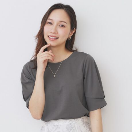 [^ԁFC5813205]\ʂ炩ȃVPbg|`ōꂽό`^bN\zIȃptX[uyfUCzEό`^bN̍\zIȃptX[ũfUCgbvXBE߂̌ܕŁA̘rJo[Ă܂BEVvȃN[lbN̐gƑ̃RgXg|CgłBEobNlbNɃXbgĴŁAE₷t肰ȂANZgɂȂĂ܂ByfށzEVPbgHꂽRbg̃|`fނA炩ȔGƏiȌ򊴂BEXgb`A₷˔Ă܂BE@ł̂ꂪ\ŁAgɂSłBƖ̊֌WɂAۂFČꍇ܂B܂Ap\REX}[gtHȂǂ̊ɂA኱iƉ摜̃J[قȂꍇ܂B